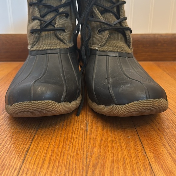 Sperry Women's Saltwater Corduroy Duck Boots in Olive Green Size 9.5 - Picture 3 of 10
